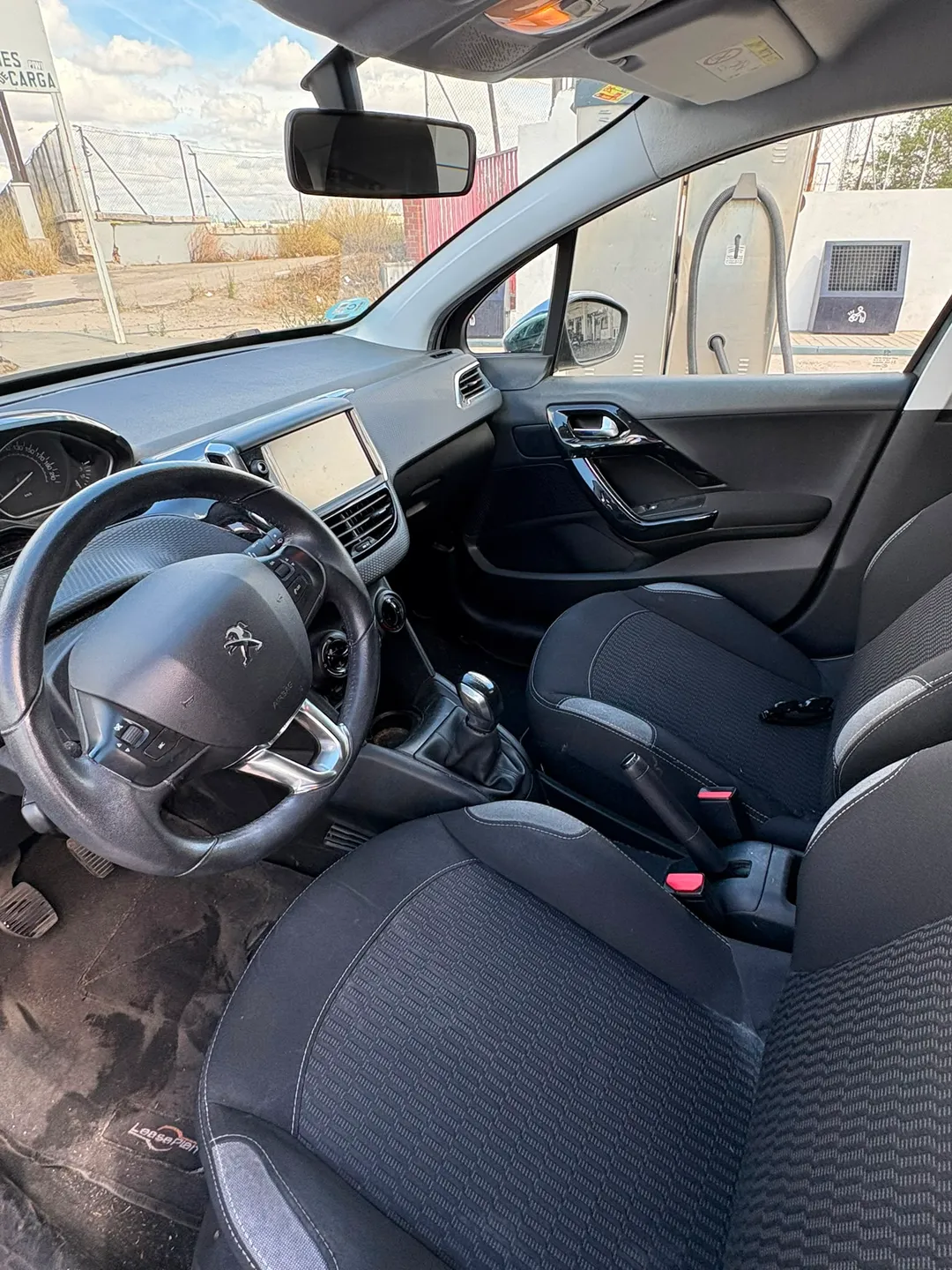 PEUGEOT 208 1.2 STYLE 5