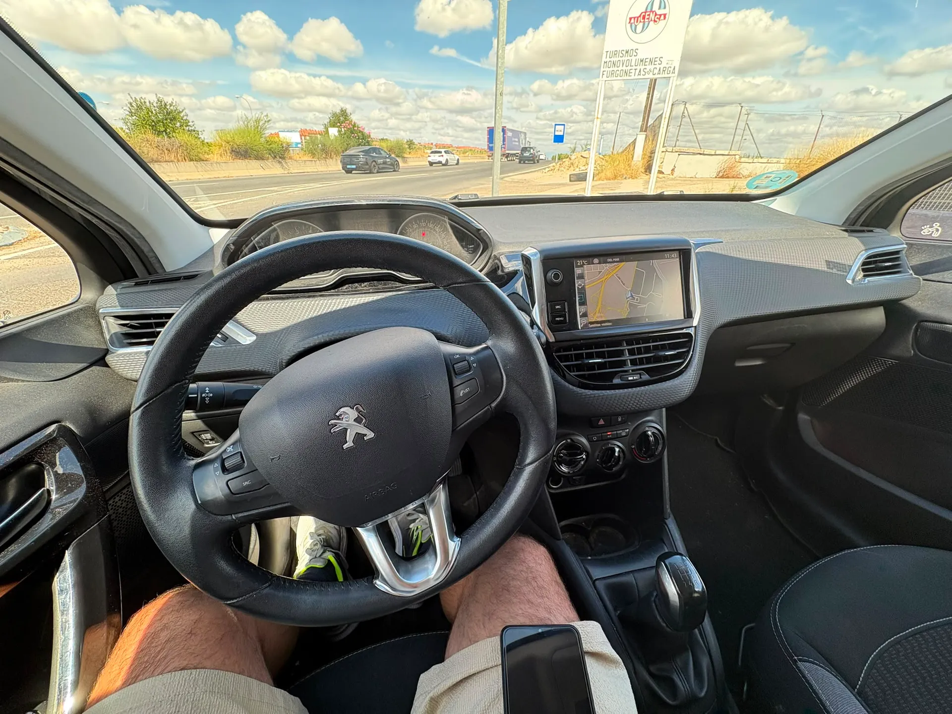 PEUGEOT 208 1.2 STYLE 9