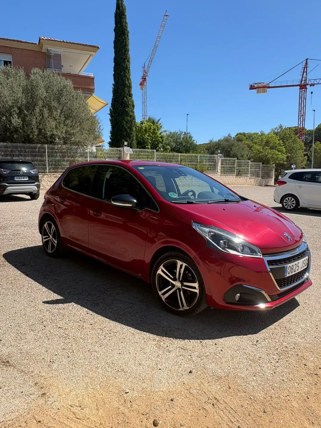 PEUGEOT 208 GT LINE 4
