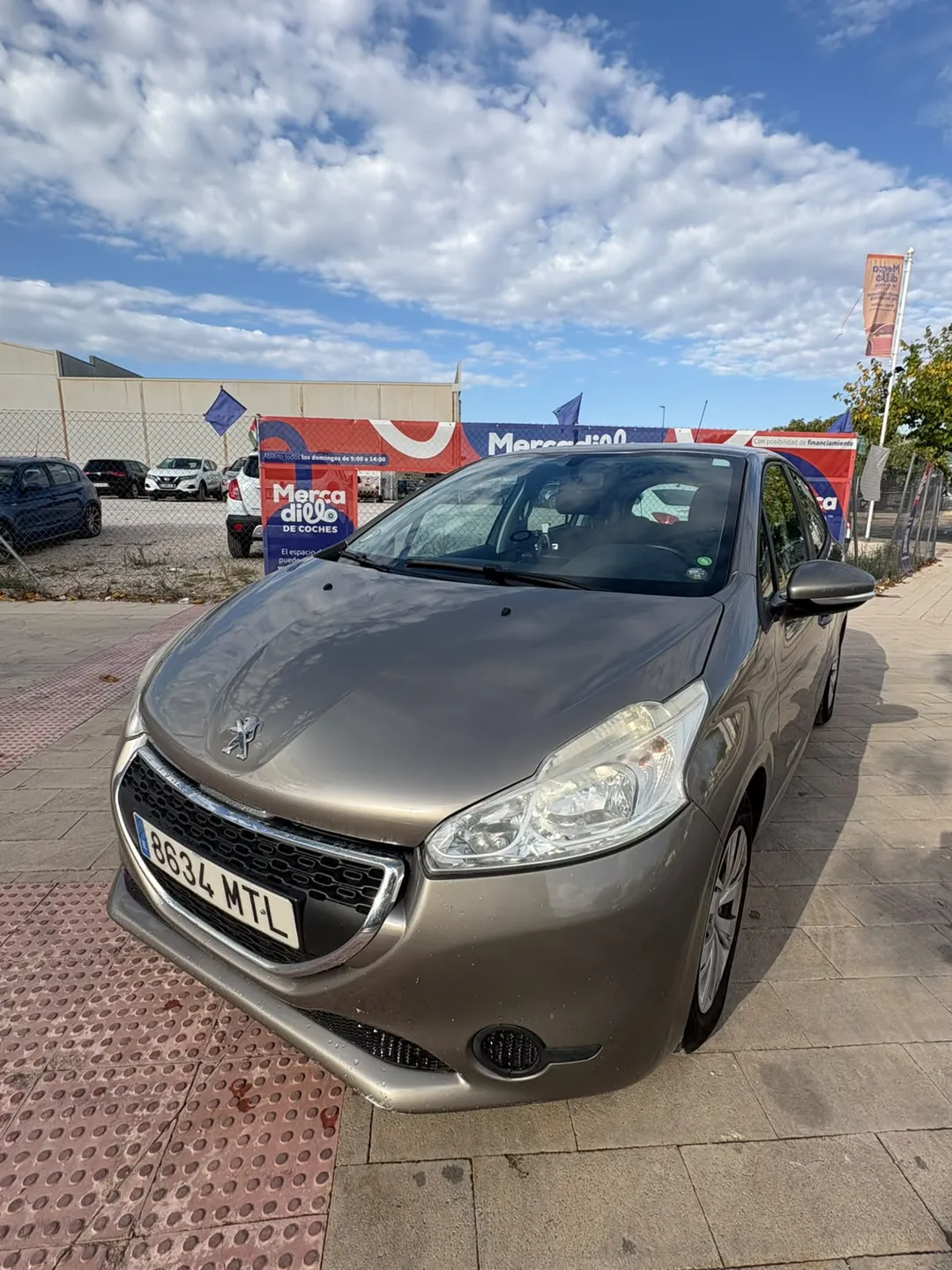 PEUGEOT 208 1.2 gasolina 2