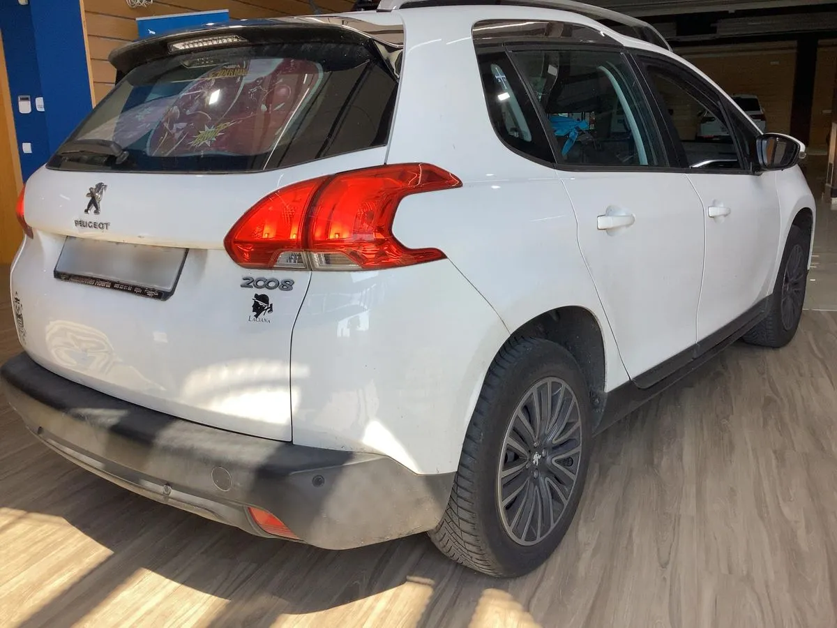 PEUGEOT 2008 1.2 gasolina 7