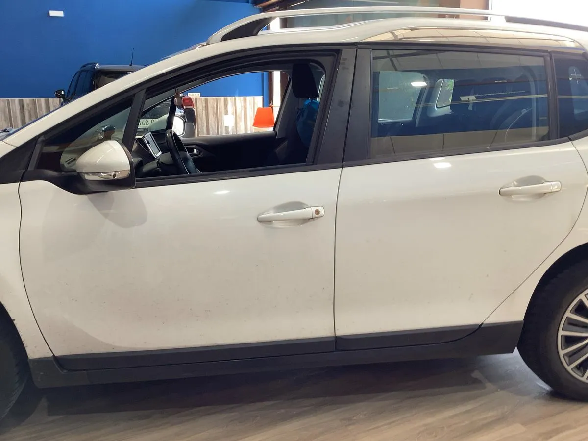 PEUGEOT 2008 1.2 gasolina 4
